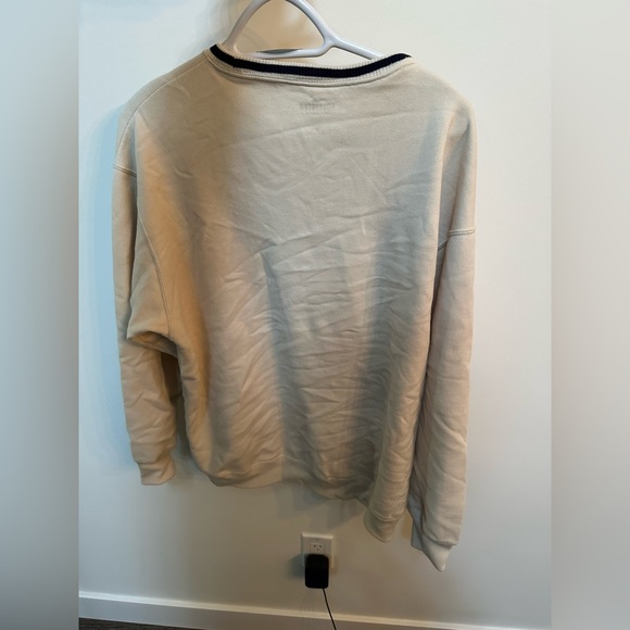 Hollister Crewneck - Picture 4 of 6